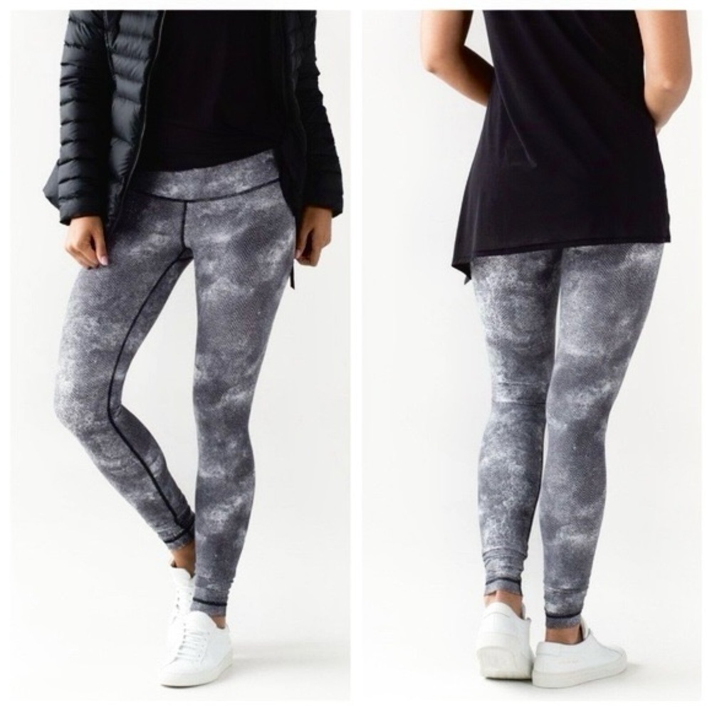 NWOT LULULEMON WUNDER UNDER Gray Zigzag Patterned Leggings (US 4)